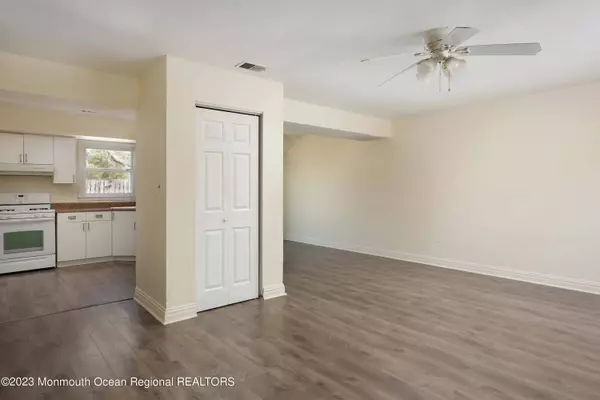 32 Forge Court, Jackson, NJ 08527