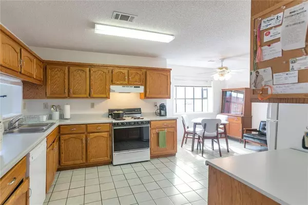 3221 Salem Cove WAY SE, Conyers, GA 30013