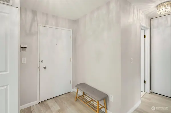 10129 Main ST #101, Bellevue, WA 98004