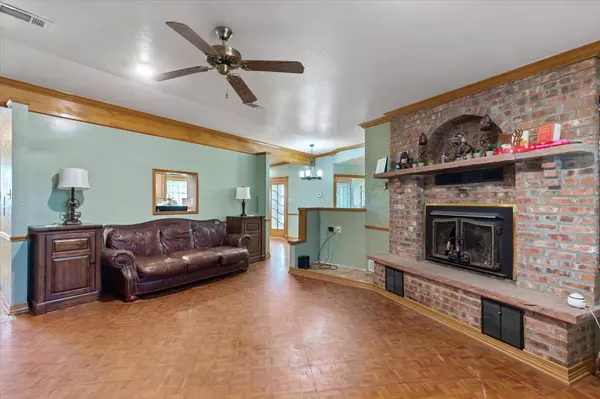 11101 Brownfield Drive, Fort Worth, TX 76028