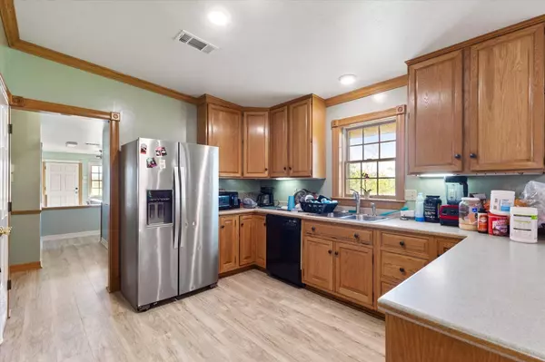 11101 Brownfield Drive, Fort Worth, TX 76028