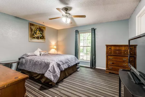 2323 Handlin Road, Dallas, TX 75253