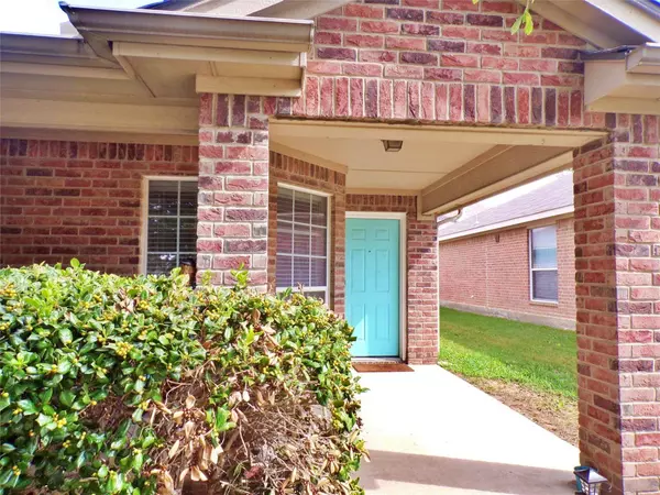 6628 Chalk River Drive, Fort Worth, TX 76179