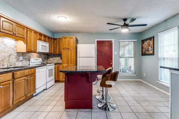 2323 Handlin Road, Dallas, TX 75253