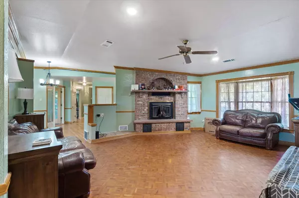 11101 Brownfield Drive, Fort Worth, TX 76028