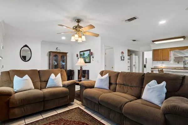 569 County Road 2910, Pittsburg, TX 75686