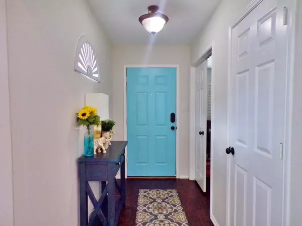 6628 Chalk River Drive, Fort Worth, TX 76179