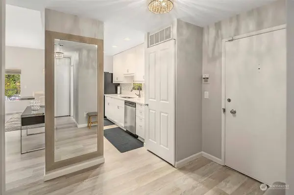 10129 Main ST #101, Bellevue, WA 98004