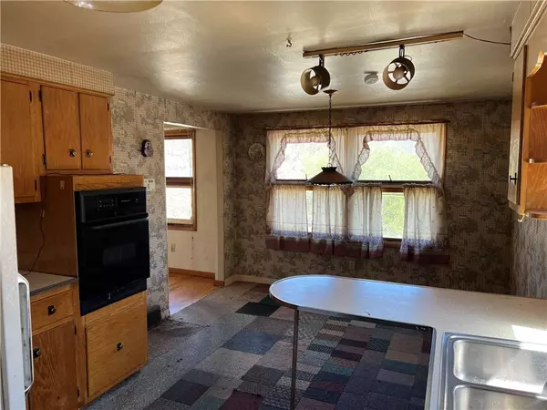 100 S Thompson Ln, North Huntingdon, PA 15642