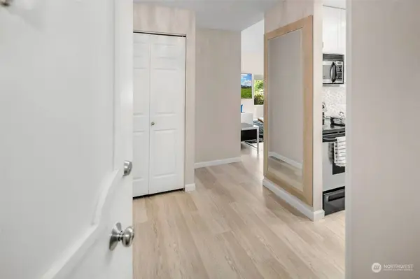 10129 Main ST #101, Bellevue, WA 98004