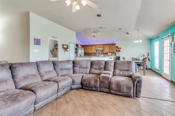 100 Meadow Ridge Drive, Anna, TX 75409