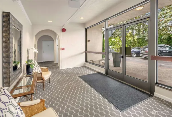 10129 Main ST #101, Bellevue, WA 98004