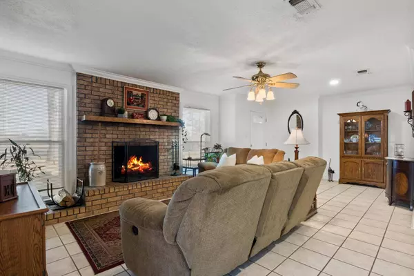 569 County Road 2910, Pittsburg, TX 75686