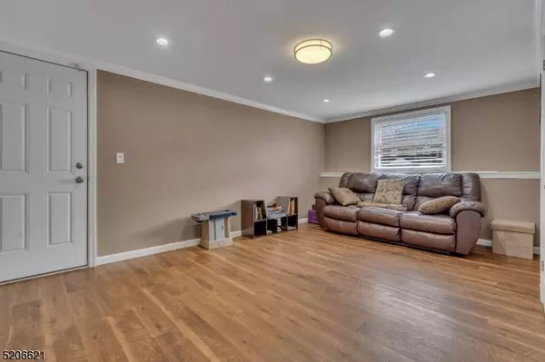 608 Academy Ter, Linden City, NJ 07036