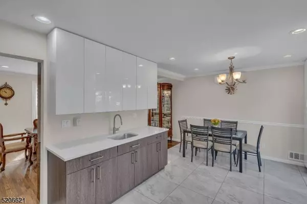 608 Academy Ter, Linden City, NJ 07036