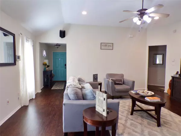 6628 Chalk River Drive, Fort Worth, TX 76179