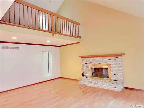 37675 FLEETWOOD Drive, Farmington Hills, MI 48331