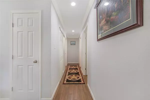 6330 Renwood Drive, Fort Worth, TX 76140