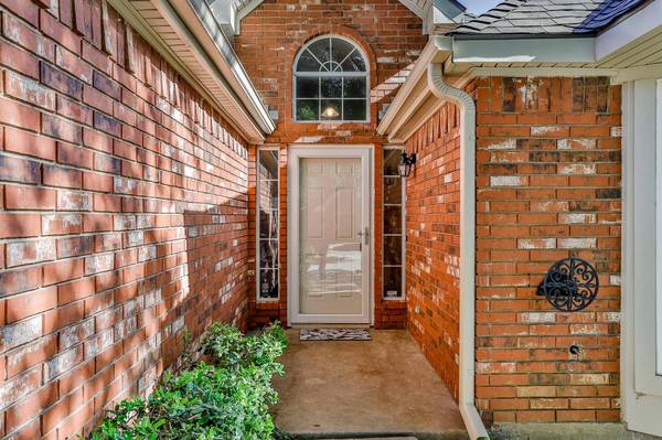 4725 Bracken Drive, Fort Worth, TX 76137