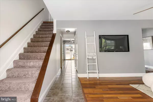 210 OAK LEAF WAY, Halethorpe, MD 21227