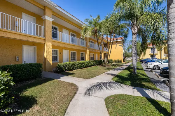 21012 PICASSO CT #J205, Land O Lakes, FL 34637