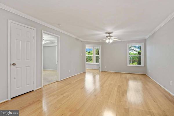 3313 WYNDHAM CIR #2219, Alexandria, VA 22302