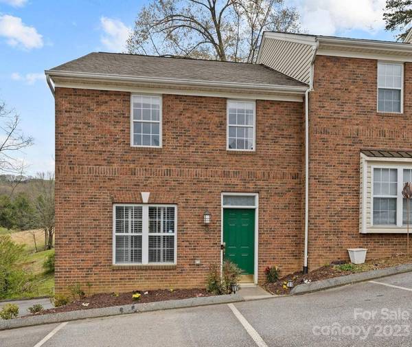 61 Vancott CT, Clyde, NC 28721