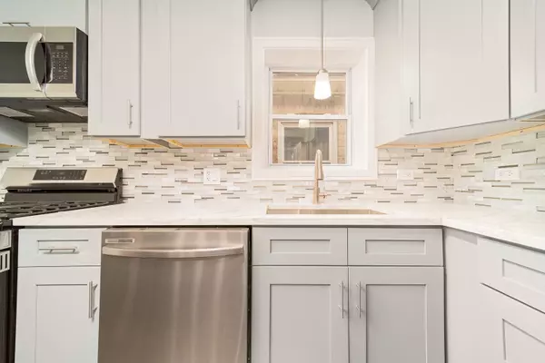 7203 S Indiana Avenue, Chicago, IL 60619