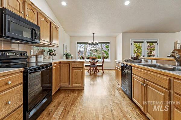 719 N Eagle Rd, Eagle, ID 83616