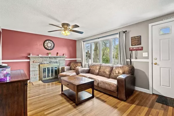 22 Falcon St, Methuen, MA 01844