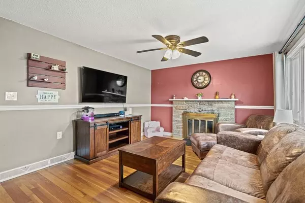 22 Falcon St, Methuen, MA 01844