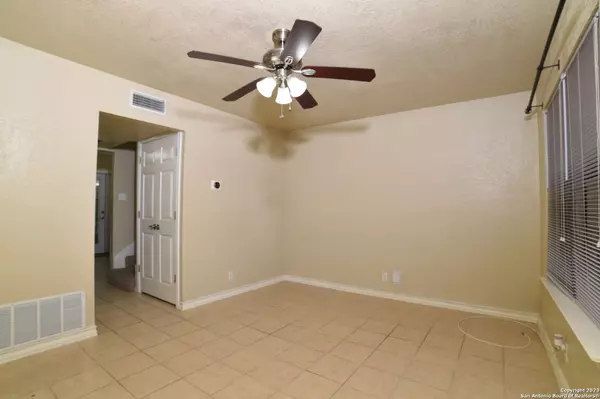 5809 RUE ROYALE, San Antonio, TX 78240-2339