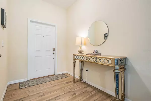 2827 LANTERN HILL AVE, Brandon, FL 33511