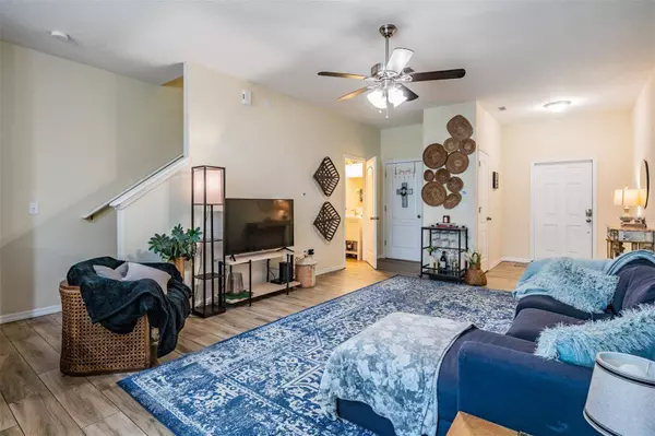 2827 LANTERN HILL AVE, Brandon, FL 33511