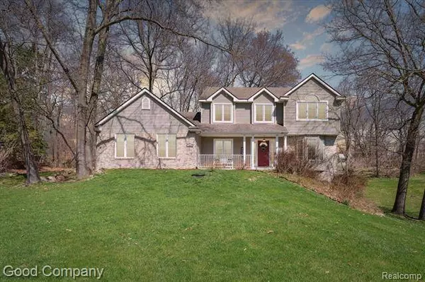 7853 HILLSIDE LAKES Drive, Brighton, MI 48116
