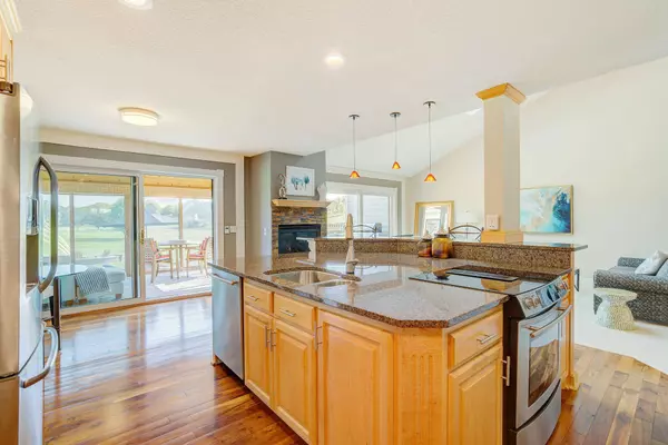 18114 Judicial WAY N, Lakeville, MN 55044