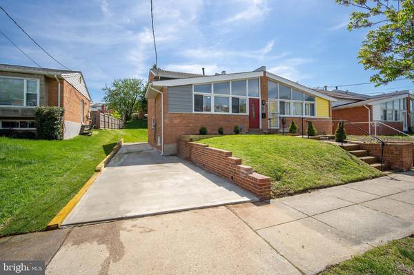 825 KENNEDY ST NE, Washington, DC 20011