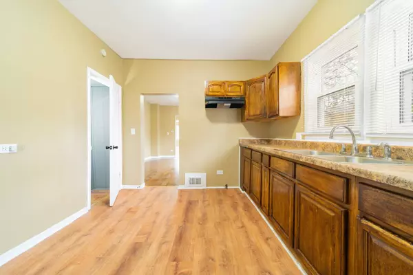 17055 Jodave Avenue, Hazel Crest, IL 60429