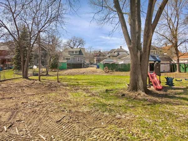 940 Burr ST, Saint Paul, MN 55130