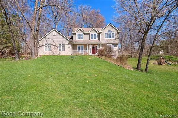 7853 HILLSIDE LAKES Drive, Brighton, MI 48116