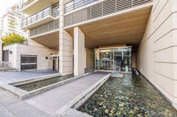 707 Courtney St #707, Victoria, BC V8W 0A9