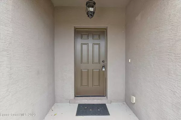 5987 Ridge Lake Circle, Vero Beach, FL 32967