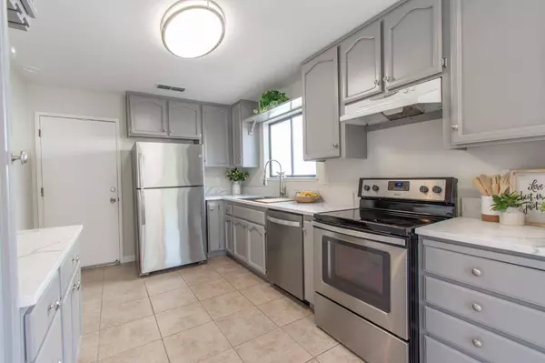 926 Brierglen WAY, Sacramento, CA 95834