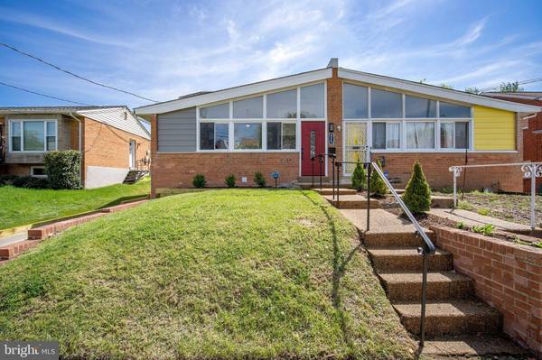 825 KENNEDY ST NE, Washington, DC 20011