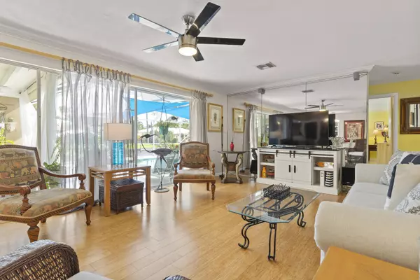 1516 Wagner CIR, Lake Clarke Shores, FL 33406