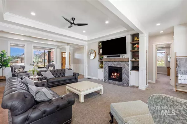 2596 N Vizcaya Way, Eagle, ID 83616