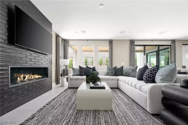 377 Crown Mesa Avenue, Las Vegas, NV 89138