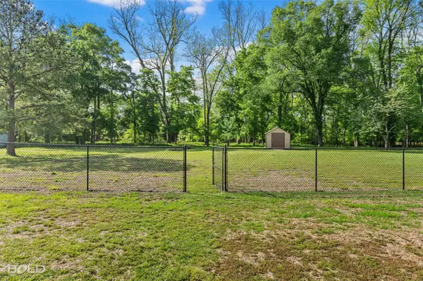 348 Crosscreek Drive, Bossier City, LA 71111