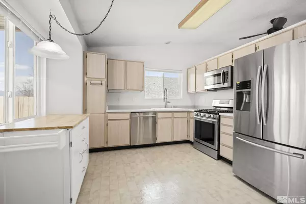 8611 Beechcraft Dr, Reno, NV 89506-2159