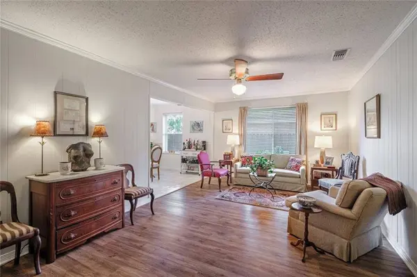 305 SUGARPINE DR, Gretna, LA 70056